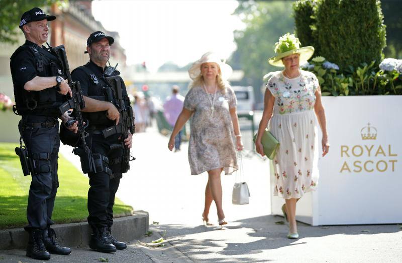 Originales sombreros, pamelas y tocados han vuelto a ser los protagonistas un año más de las carreras de caballos de Ascot, un evento que tampoco se perdieron la Reina Isabel de Inglaterra y Kate Middleton.