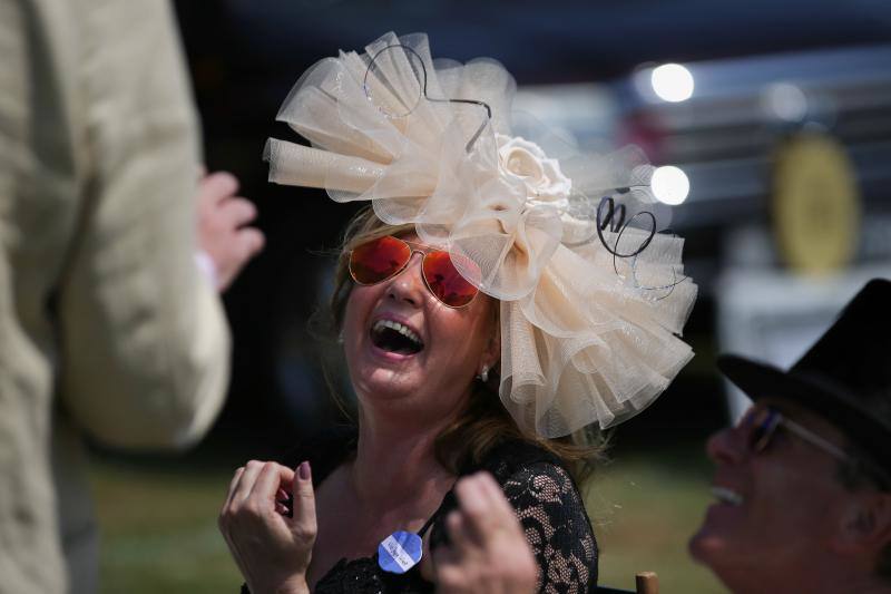 Originales sombreros, pamelas y tocados han vuelto a ser los protagonistas un año más de las carreras de caballos de Ascot, un evento que tampoco se perdieron la Reina Isabel de Inglaterra y Kate Middleton.