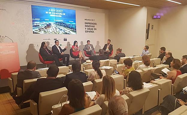 Segunda mesa redonda celebrada en la jornada en el Museo Pompidou Málaga.