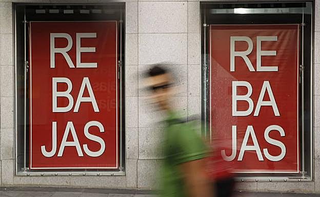 Numerosas tiendas ofrecen ya descuentos en sus artículos. 