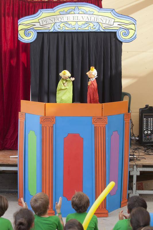 La cuarta verbena organizada por el submarino de la Virgen de la Esperanza congregó a numeroso público en el recinto ferial de Málaga. El dinero recaudado se destinó a Cáritas, la Fundación Corinto, la Asociación de Voluntarios de Oncología Infantil (AVOI) y la Asociación por la Investigación Oncológica de Málaga (AIOM).