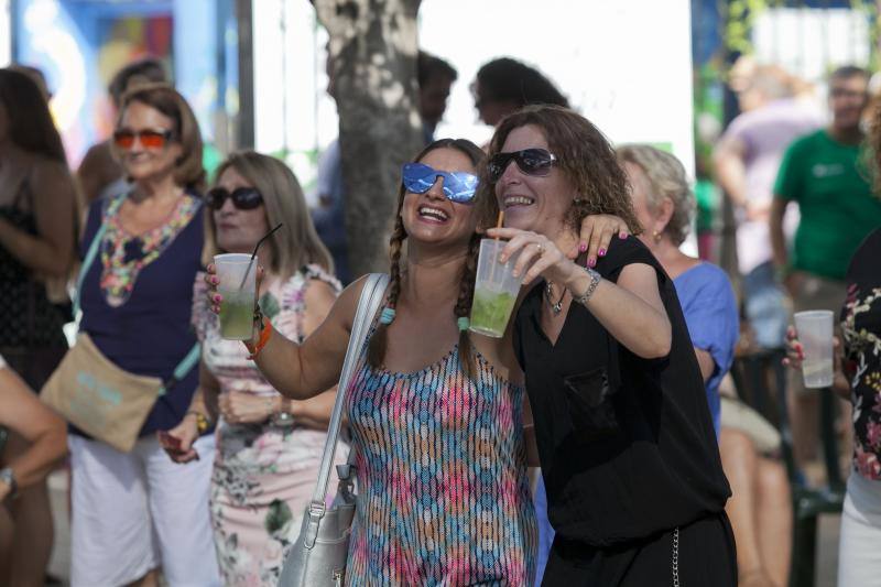 La cuarta verbena organizada por el submarino de la Virgen de la Esperanza congregó a numeroso público en el recinto ferial de Málaga. El dinero recaudado se destinó a Cáritas, la Fundación Corinto, la Asociación de Voluntarios de Oncología Infantil (AVOI) y la Asociación por la Investigación Oncológica de Málaga (AIOM).
