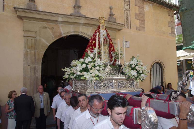 El templo acogió este domingo la primera misa tras los trabajos de reparación de su interior