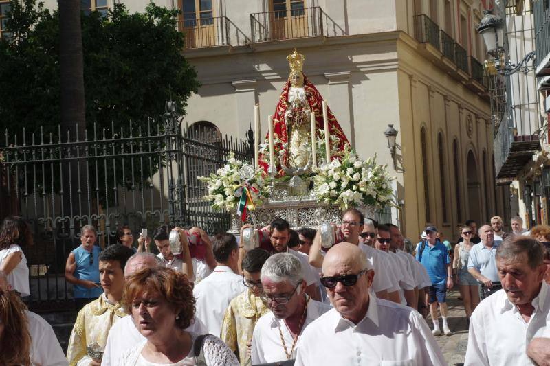 El templo acogió este domingo la primera misa tras los trabajos de reparación de su interior