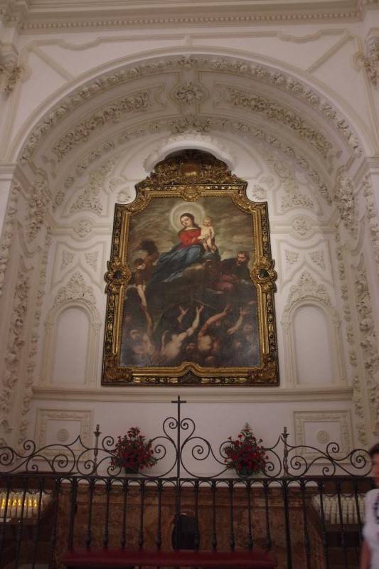 El templo acogió este domingo la primera misa tras los trabajos de reparación de su interior