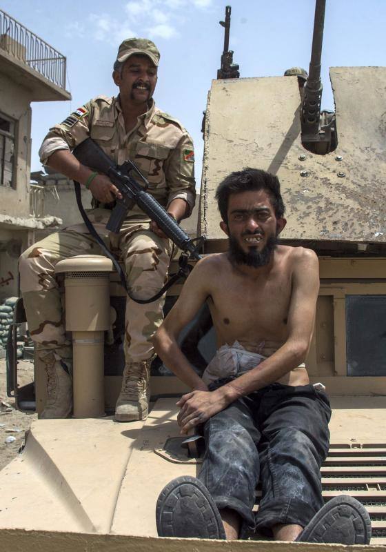 El califato arroja la toalla en Mosul y sus dirigentes han trasladado su centro de operaciones a Tal Afar, situada a 65 km de la capital.