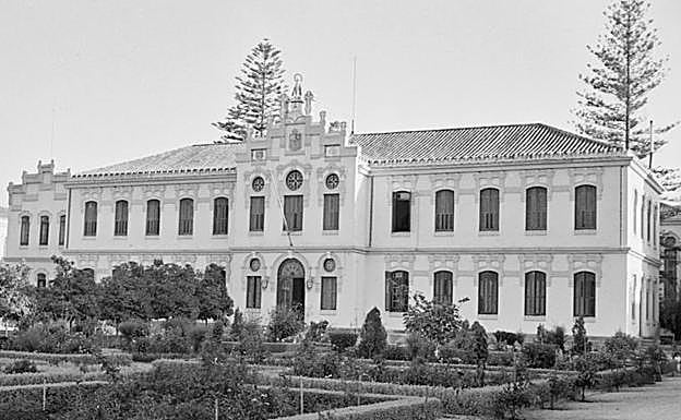 Foto antigua de la Casa de la Misericordia.