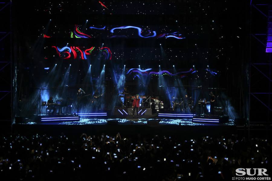 David Bisbal desgranó las canciones de su último disco, ‘Hijos del mar’, en un concierto que padeció graves problemas de sonido