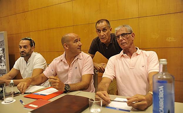 Momento de la reunión de los trabajadores de Limasa.