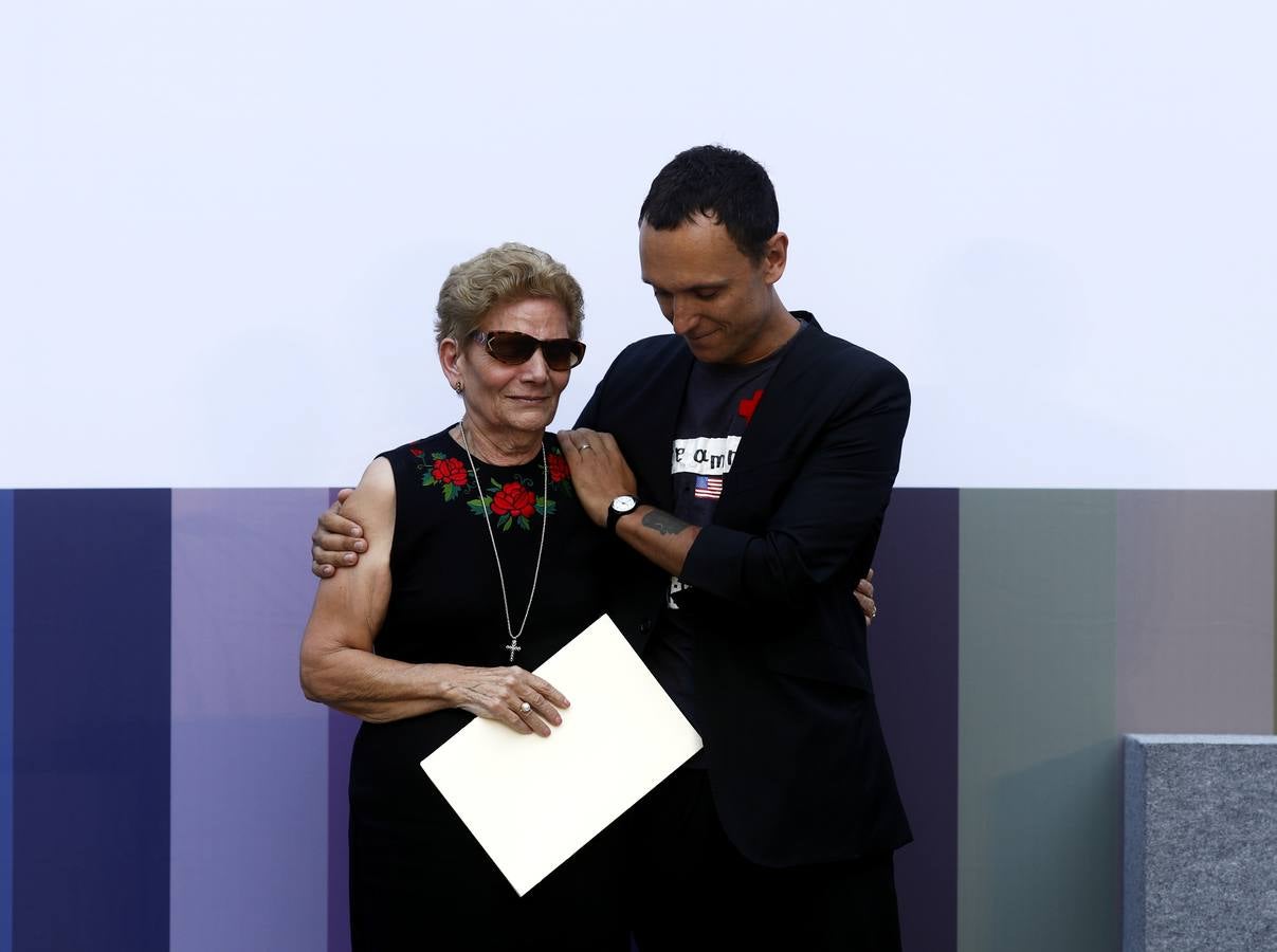 El mundo de la cultura se rinde al diseñador