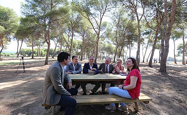 El antiguo campamento ofrece zonas de sombra. 