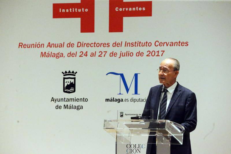 La monarca ha acudido a la apertura oficial del encuentro de los directores del instituto Cervantes en el Museo Ruso 