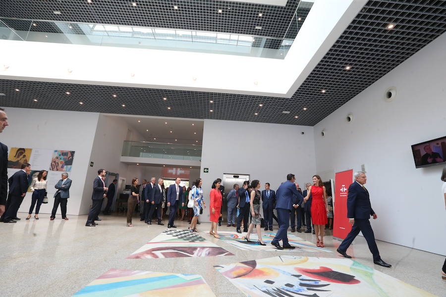 La monarca ha acudido a la apertura oficial del encuentro de los directores del instituto Cervantes en el Museo Ruso 