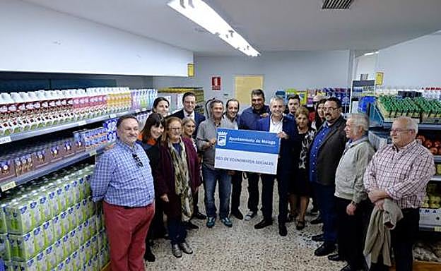 Imagen de archivo de entrega de ayudas a economatos sociales.