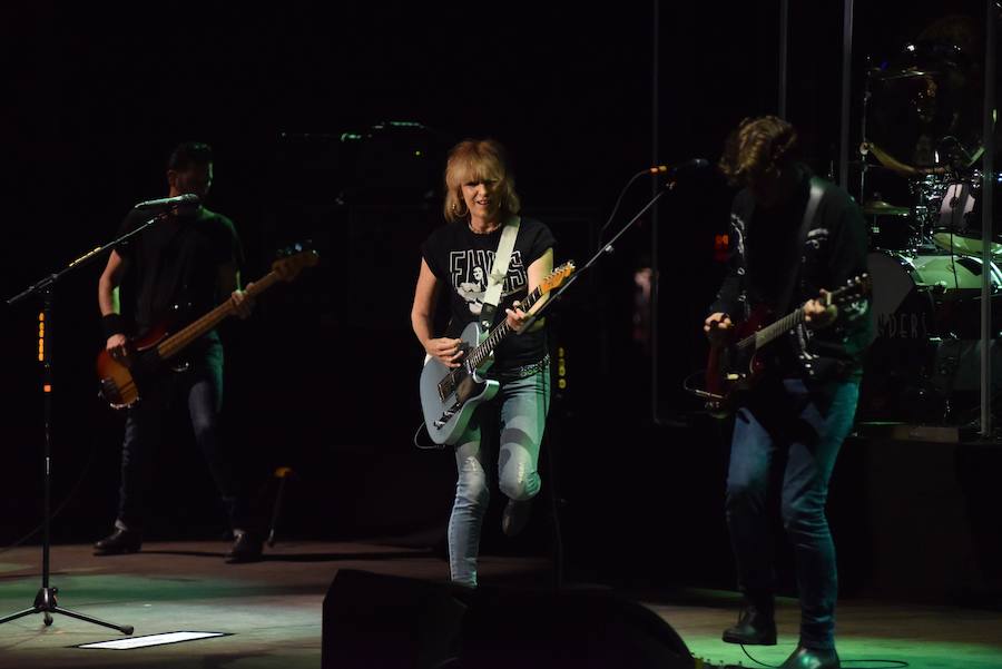 The Pretenders realizaron un despliegue musical capitaneado por el guitarreo descomunal de sus integrantes y, por encima de todo, de una Chrissie Hynde sexagenaria que recordó en Starlite por qué esta banda angloamericana comenzó a triunfar allá en los finales de los años 70.