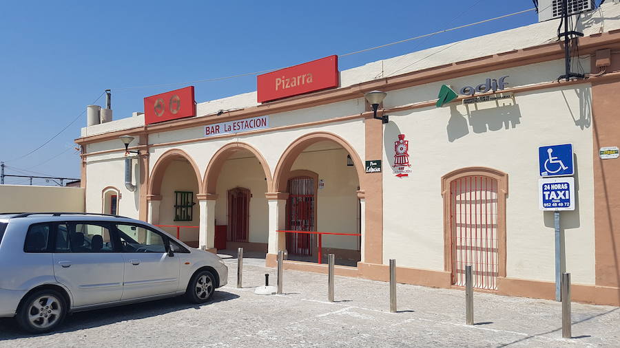 La menor ha sido hallada muerta en la vía del tren entre Pizarra y Alora, a unos 7 kilómetros del lugar donde se le perdió la pista