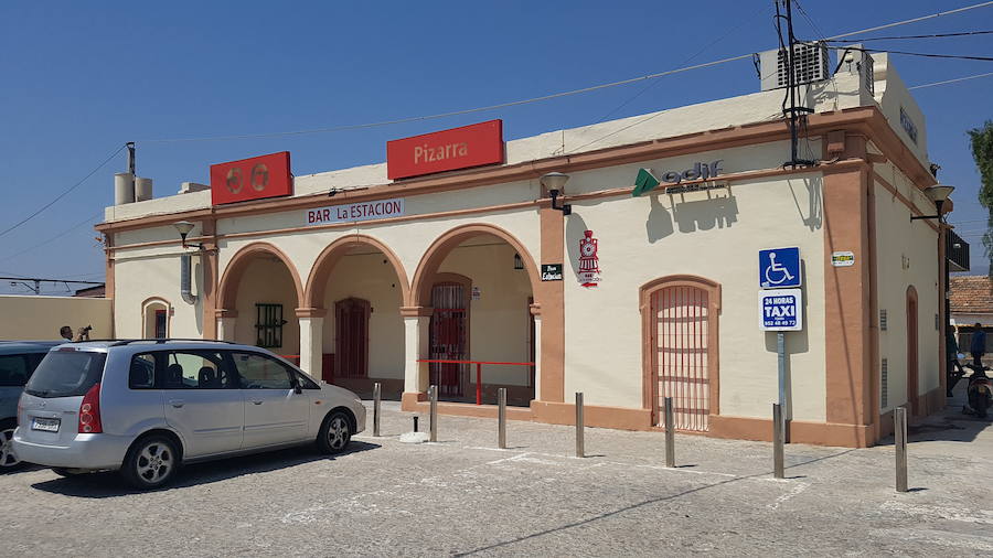 La menor ha sido hallada muerta en la vía del tren entre Pizarra y Alora, a unos 7 kilómetros del lugar donde se le perdió la pista