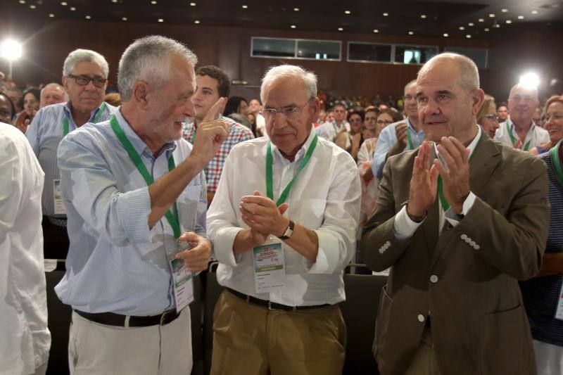 Imágenes de la primera jornada del cónclave de los socialistas andaluces