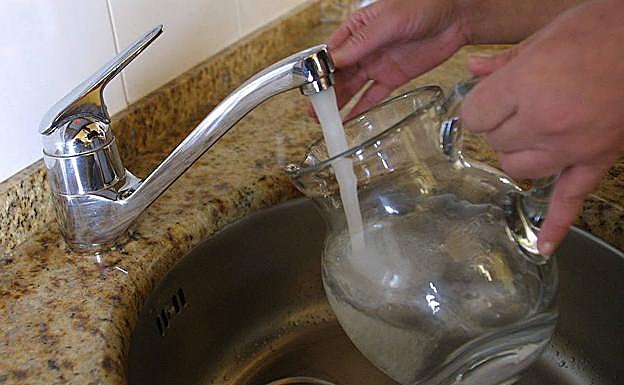 Emasa empezó a cobrar en 2011 el canon exigido por la Junta de Andalucía para obras de depuración.