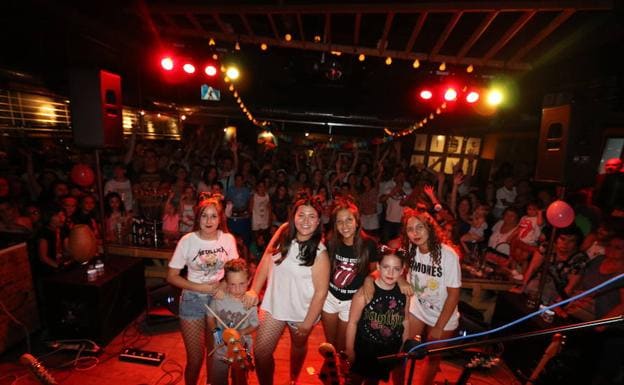 El grupo en un concierto en la Sala Catarina