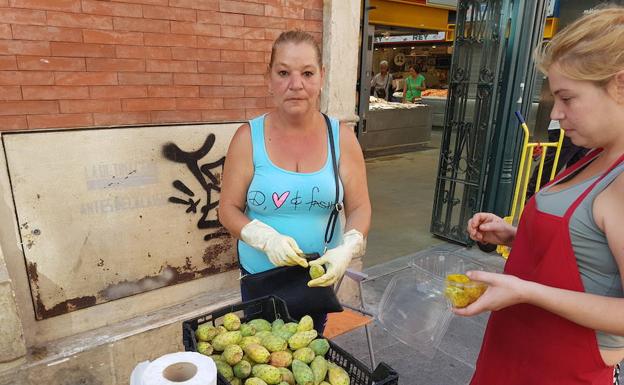 Antonia tiene que ir a Granada a por chumbos para luego venderlos en Málaga.