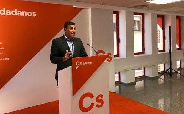 El nuevo portavoz de C’s en Málaga, Carlos Hernández, pidió la dimisión de Nozal. 