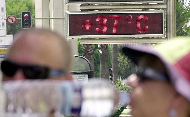 El martes se espera que el terral eleve las temperaturas hasta casi los 40 grados. 