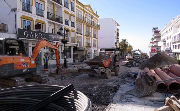 El centro del distrito está actualmente en obras, con su arteria principal, Marqués del Duero, afectada.