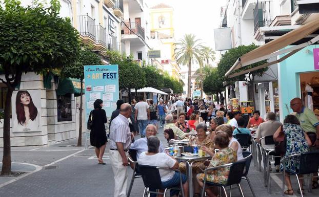 Cafeterías del centro, a rebosar en verano. 