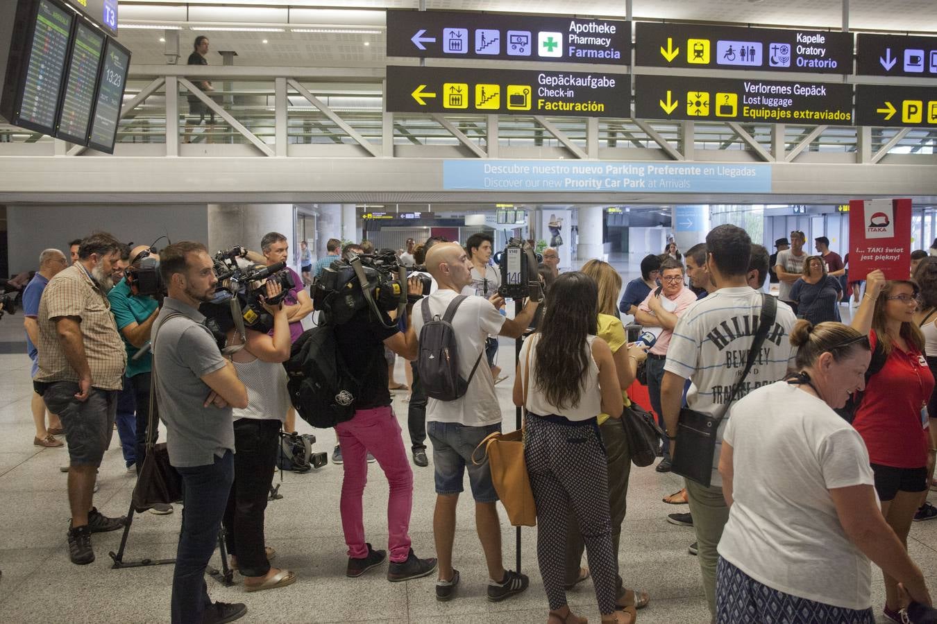 Destrozados por el cansancio del viaje, pero sobre todo por el dolor