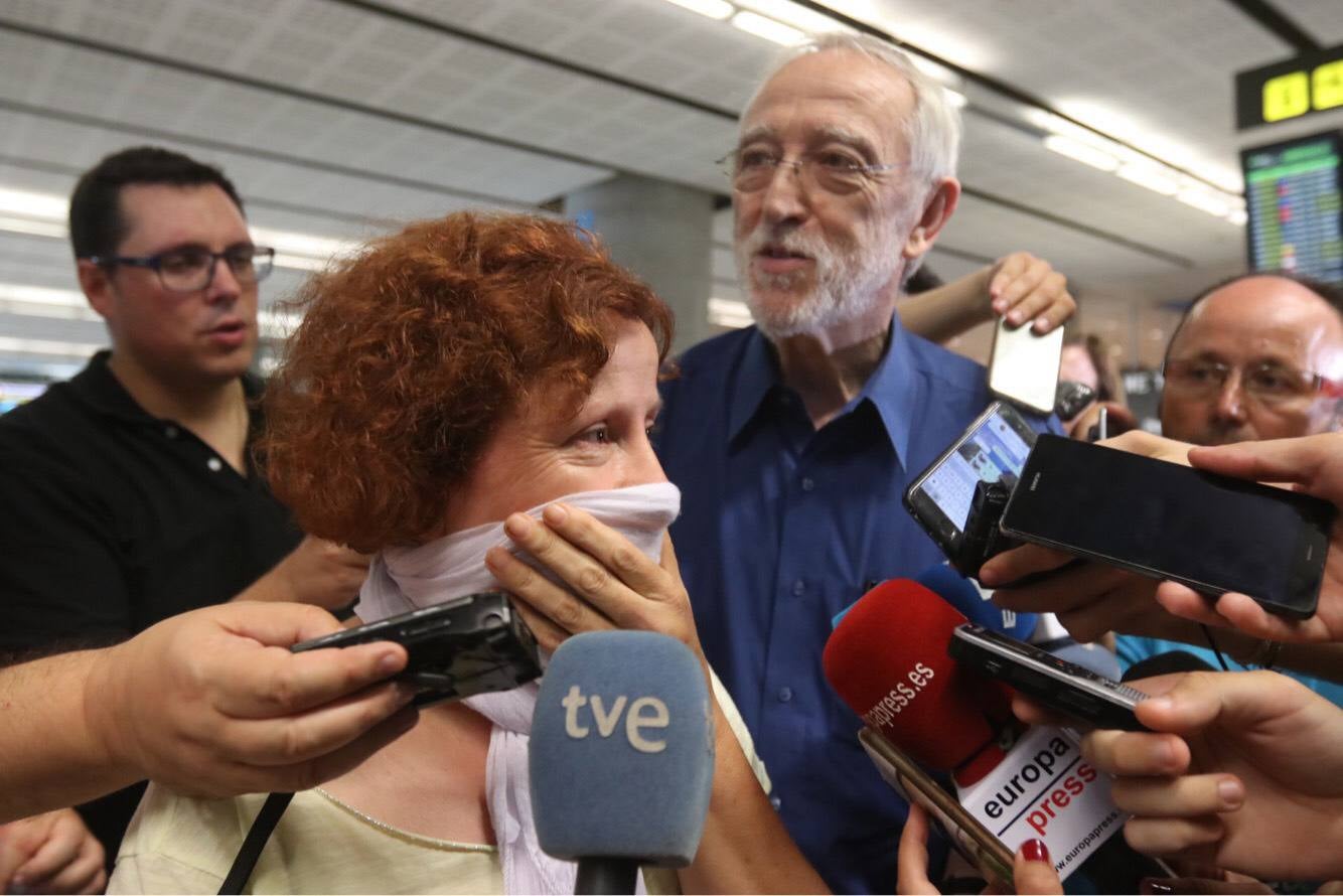 Destrozados por el cansancio del viaje, pero sobre todo por el dolor