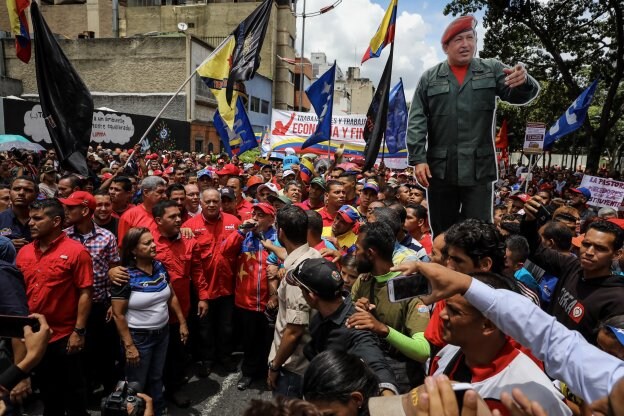 Los miembros de la Asamblea Nacional Constituyente se concentran en Caracas en apoyo a la nueva institución. :: Miguel GuTiérrez / efe
