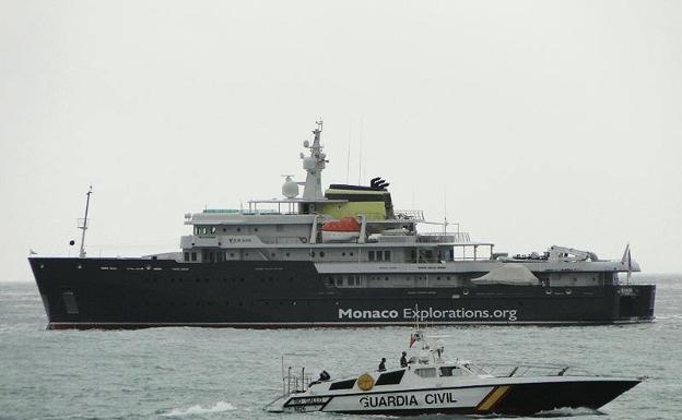 El barco, en las afueras de Benalmádena, 