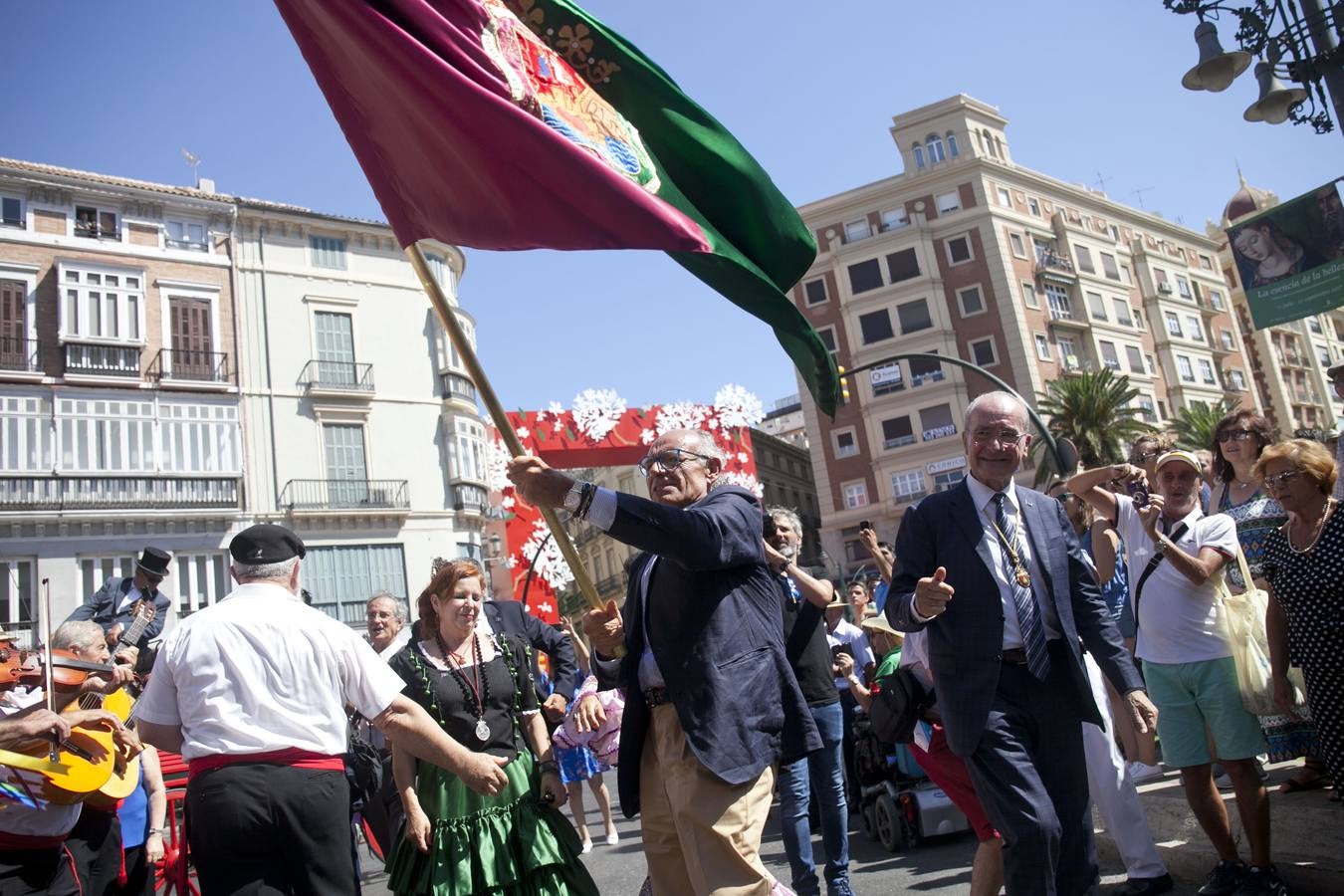 El abanderado de este año es el comunicador Francisco Javier Jurado, 'Coco'