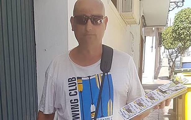 El vendedor de la ONCE que llevó la suerte a Cuevas del Becerro. 
