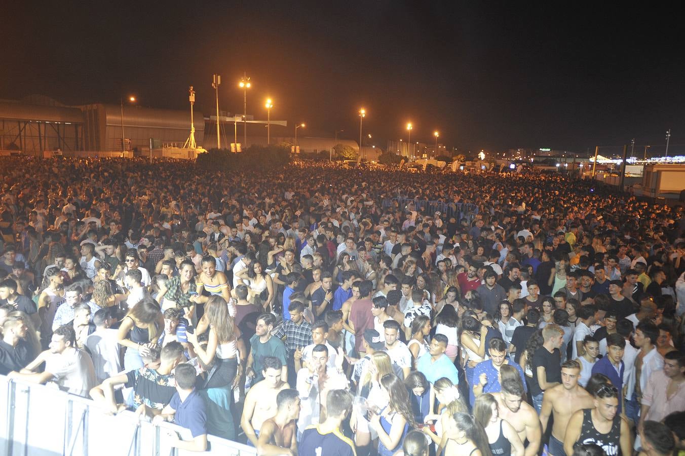 El Cortijo de Torres se encendió para recibir a la Feria de Málaga