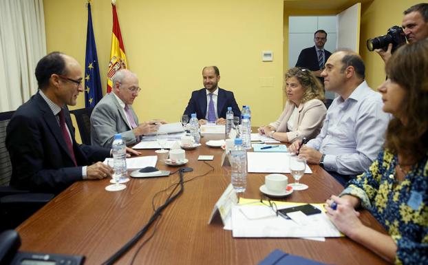 Reunión de la la Mesa de Diálogo Social del Plan de Choque para el Empleo. 