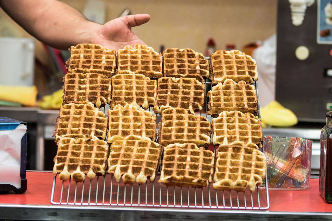 Los gofres son el colmo del dulce. Por su forma y facilidad de consumo se venden durante todo el día: a media tarde, después de la cena o durante las copas.