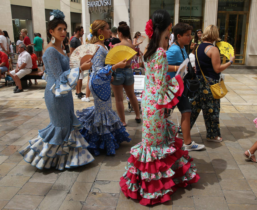 Las principales calles del Centro de Málaga se preparan ya para los últimos días de Feria.