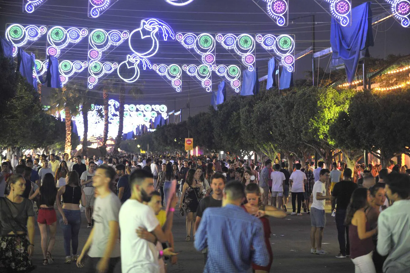 Las mejores fotos del viernes noche en el Real de la Feria de Málaga