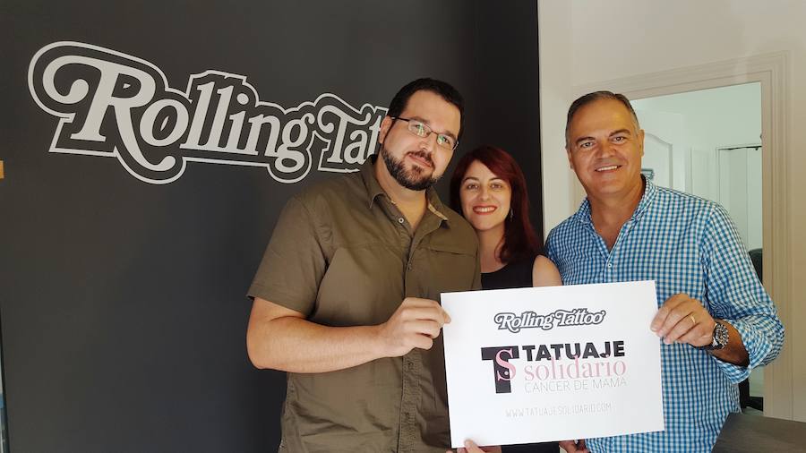 El estudio de tatuajes Rolling Tattoo es el segundo de la Costa del Sol en ofrecer este servicio a las mujeres.