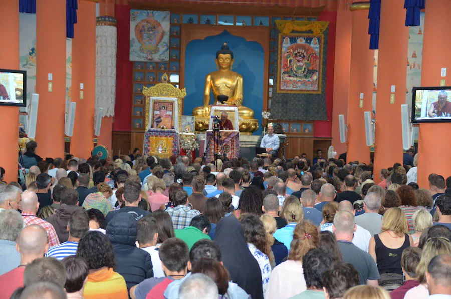 El centro budista de Aldea Alta, en Vélez-Málaga, cumple tres décadas en las que ha recibido a más de 150.000 personas. 