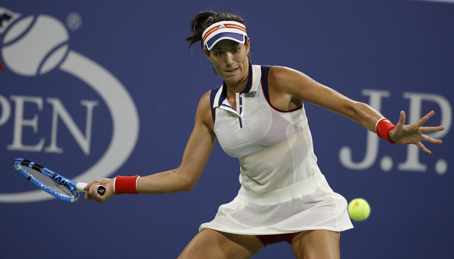 El maleficio de la tercera ronda en el Abierto de Estados Unidos quedó atrás para la tenista española Garbiñe Muguruza cuando lo consiguió al vencer en la segunda por 6-4 y 6-0 a la china Ying-Ying Duan.