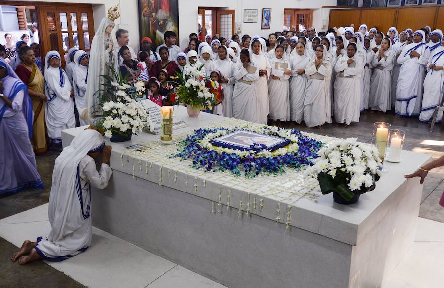 Varias ceremonias por el mundo en conmemoración del 20 aniversario del fallecimiento de la Madre Teresa de Calcuta. 