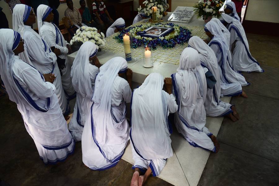 Varias ceremonias por el mundo en conmemoración del 20 aniversario del fallecimiento de la Madre Teresa de Calcuta. 