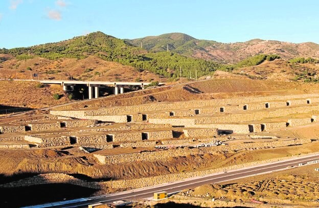 Terrenos de la zona de Colinas del Limonar, donde Neinor Homes levantará unos 400 pisos. :: sur