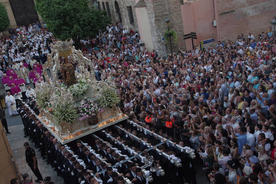 El cortejo partirá a las 19.30 horas de la Catedral, donde por la mañana el obispo ha presidido una misa y una ofrenda floral