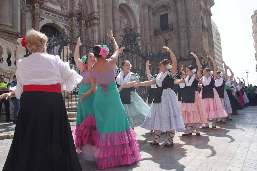 El cortejo partirá a las 19.30 horas de la Catedral, donde por la mañana el obispo ha presidido una misa y una ofrenda floral