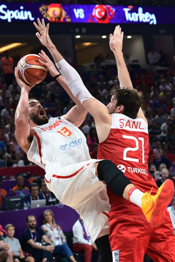 Imágenes del partido de España contra Turquía en el Eurobasket. Victoria de la selección española tras cuatro cuartos igualados hasta el final