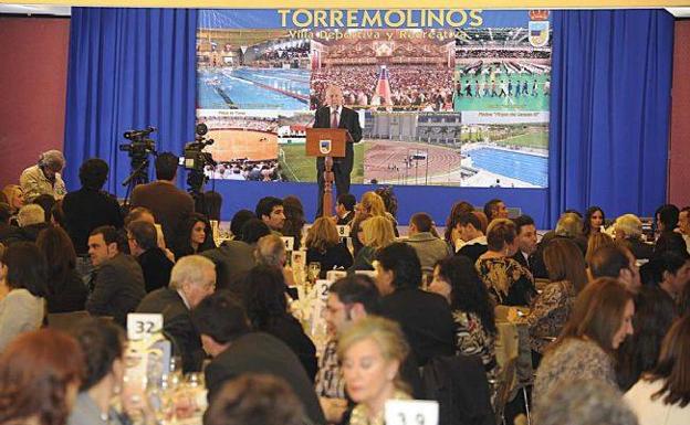 Torremolinos denuncia la presunta financiación encubierta de la Cena del Pescaíto